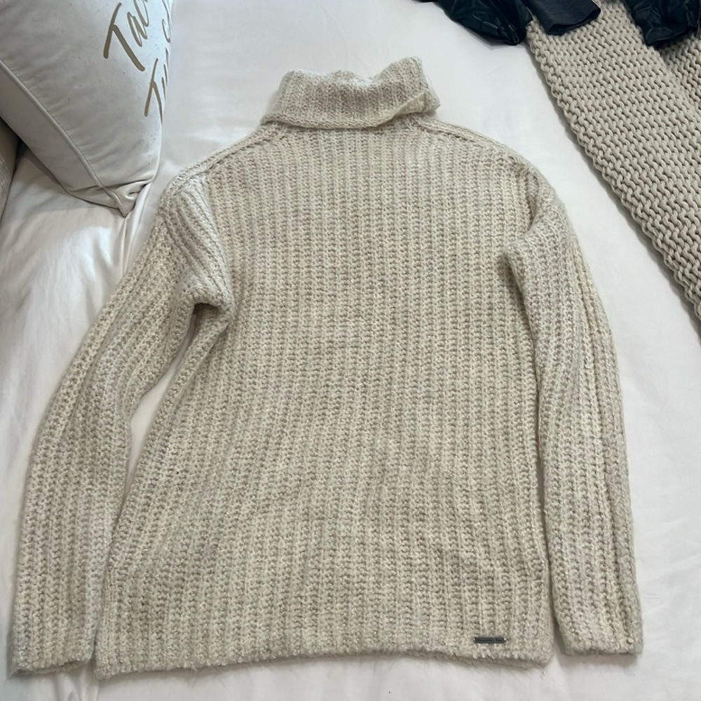 Abercrombie and Fitch cream turtleneck sweater. Small